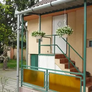 jade-panzio.inbudapesthotels.com/